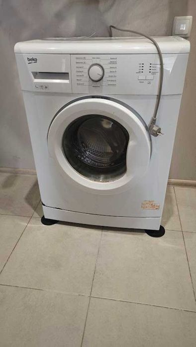 Пральна машина LBU 58001 YW