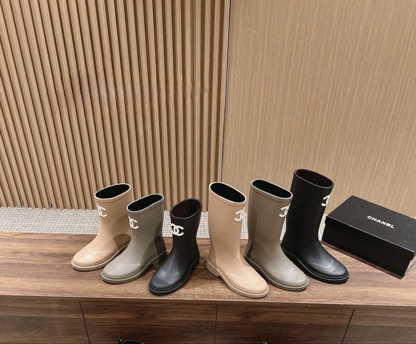 Chanel rain boots.резиновые сапоги шанель.гумові чоботи шанель.LUXE.