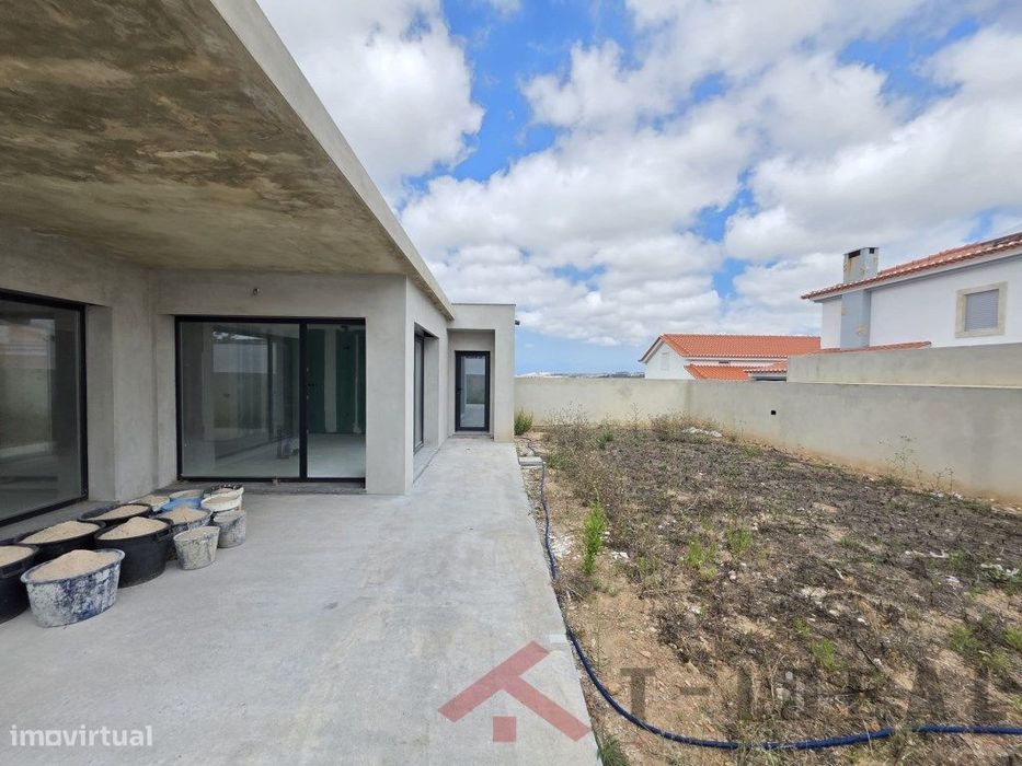 Moradia T4 Moderna na Lourinhã