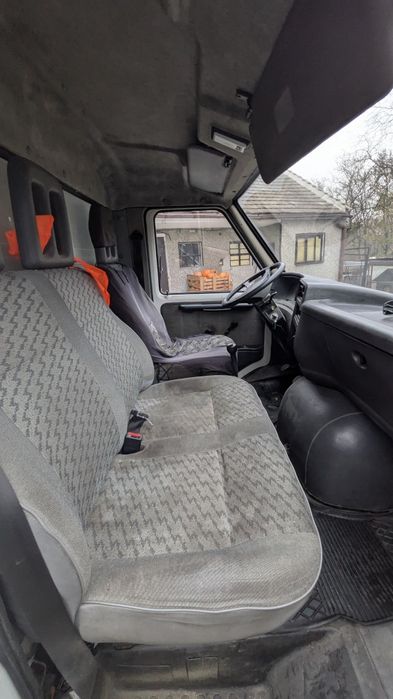 Lublin 3.5t skrzyniowy zabudowa ocieplona