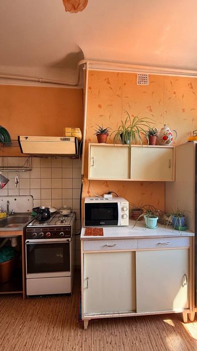 В продажі 2 кімнатна квартира в Центрі,  Сталінка