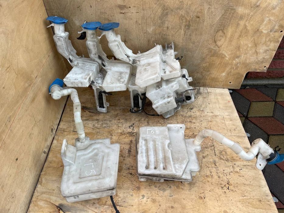 Бачок омивача VW Passat B6 B7 Golf 5-6 Jetta 5 Touran Skoda Superb3