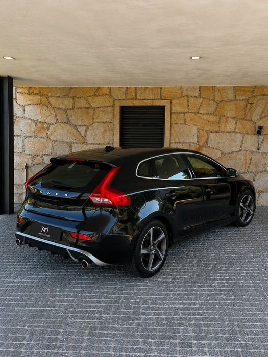 Volvo v40 1.6d R-Design