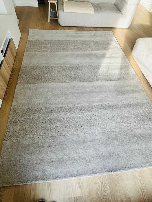 Tapete em lã tecido à mão