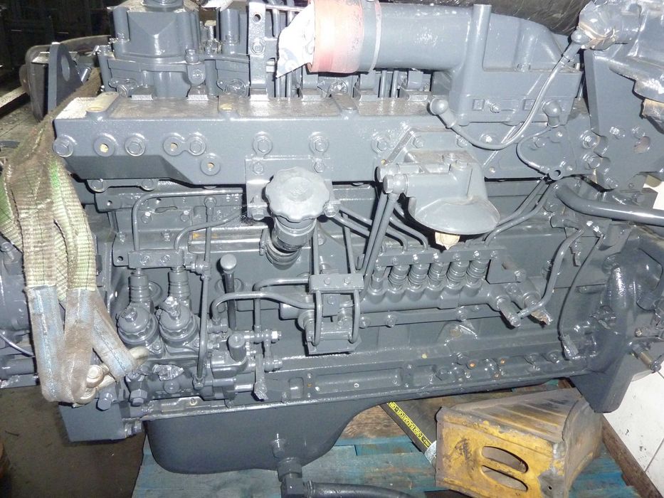 Silnik Komatsu 6D125E