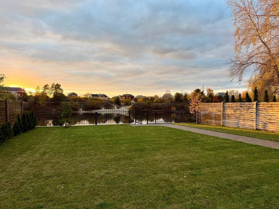 Подобово та погодинно/Осещина з виходом на воду: баня, басейн у ціні +