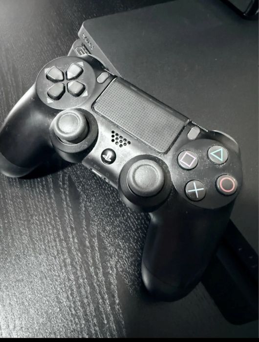 Playstation 4 slim