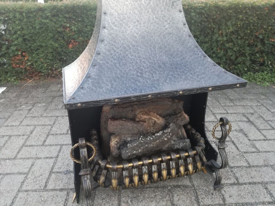 Kominek antyczny - imitacja.