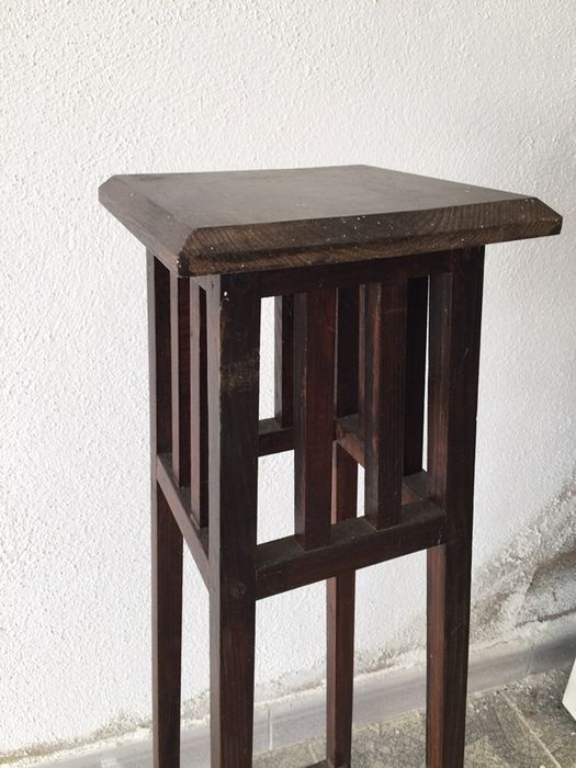 Floreira em madeira maciça