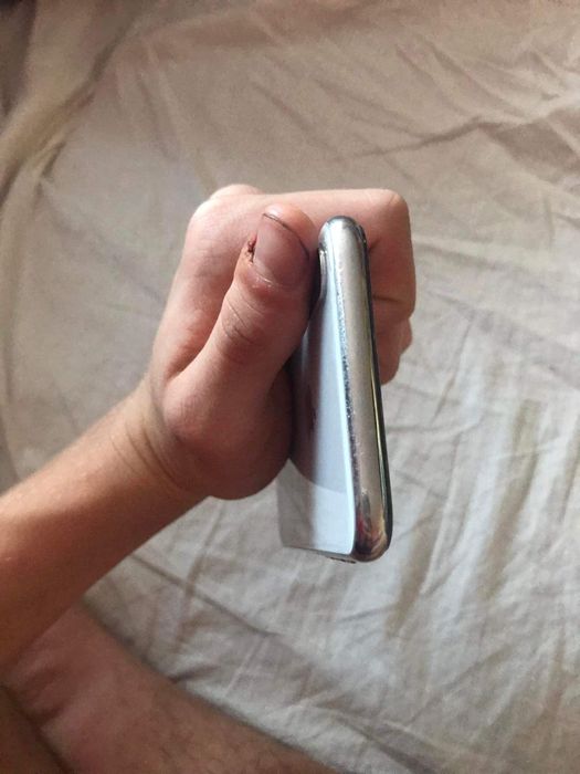 iPhone X zamienię za telefon z Androidem