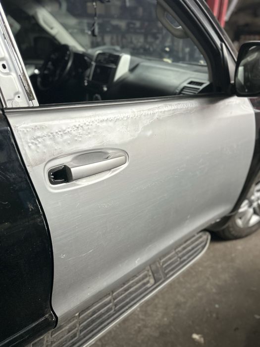 Двері передні праві Toyota Prado 150