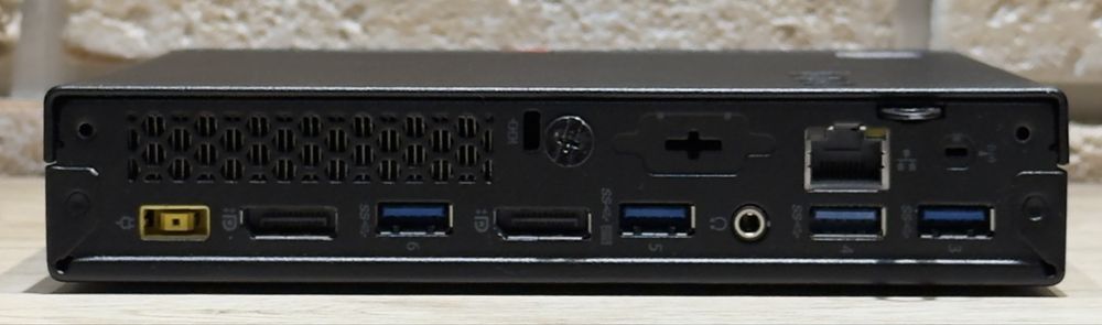 Lenovo ThinkCentre M700