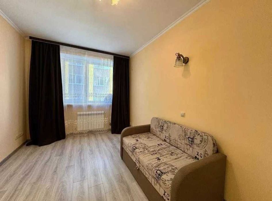 Простора квартира з меблями, технікою біля парку МАМА. Кухня 15.6м