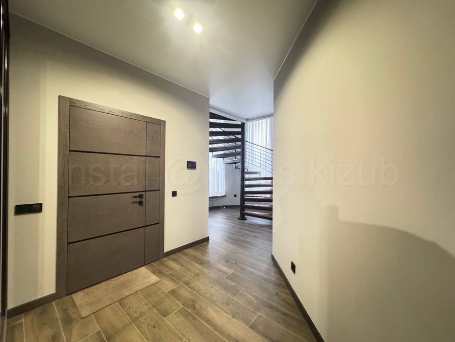 Без комісії/Продам будинок в Ужгороді/200 м2/5 сотих/Газове опалення