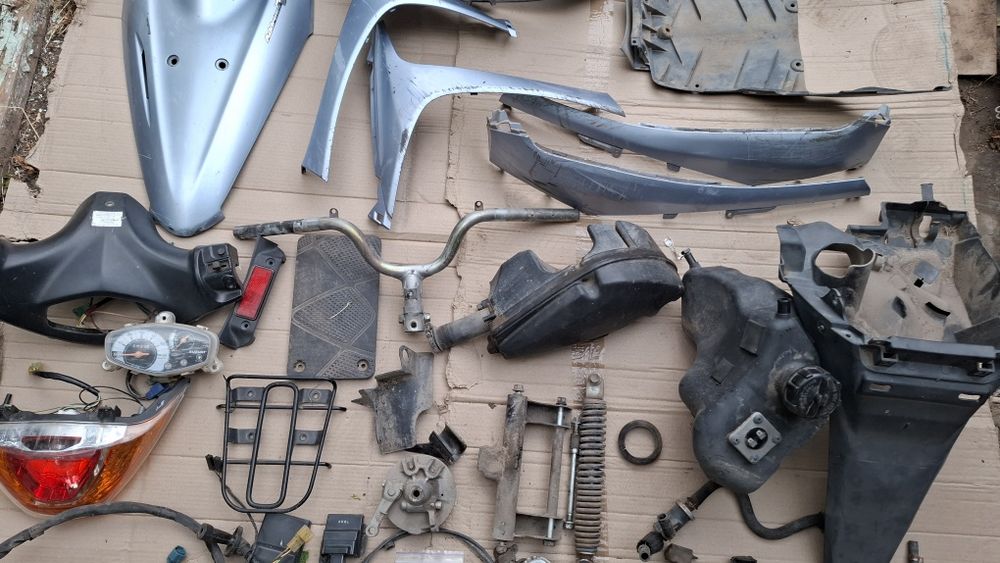 Пластик Suzuki Address V50 4Т, сузуки адрес 50 4Т