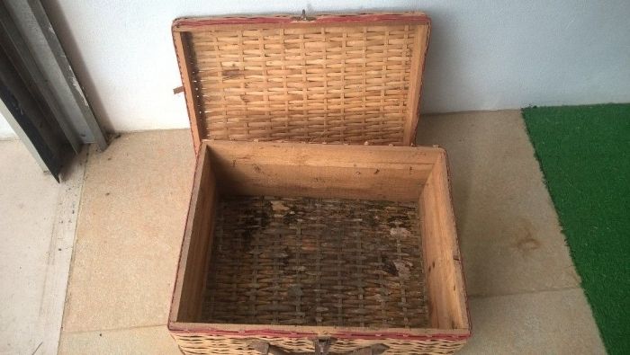 Caixa de verga e madeira antiga rara caves aliança em bom estado