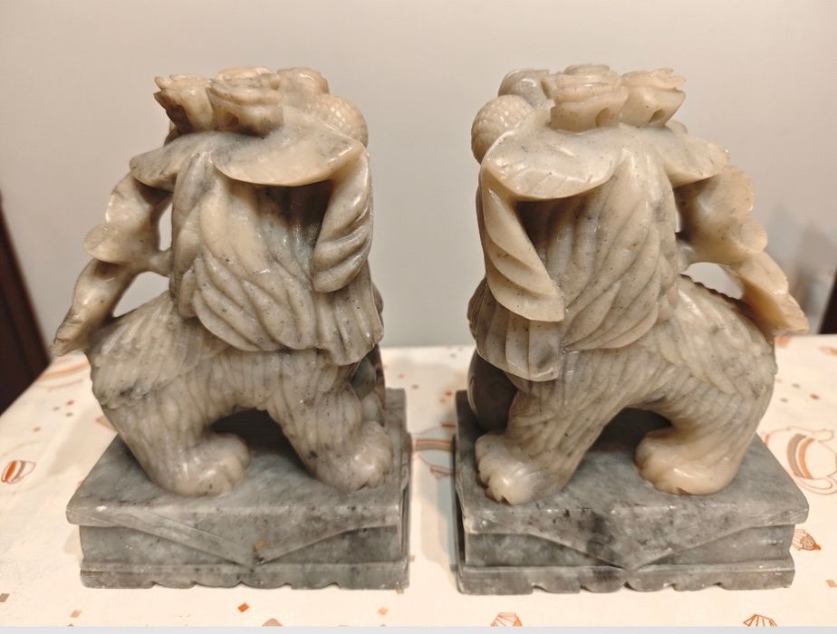 Par de Leões Guardiões Chineses (Cães de Fu) em Pedra-Sabão - Anos 70/80