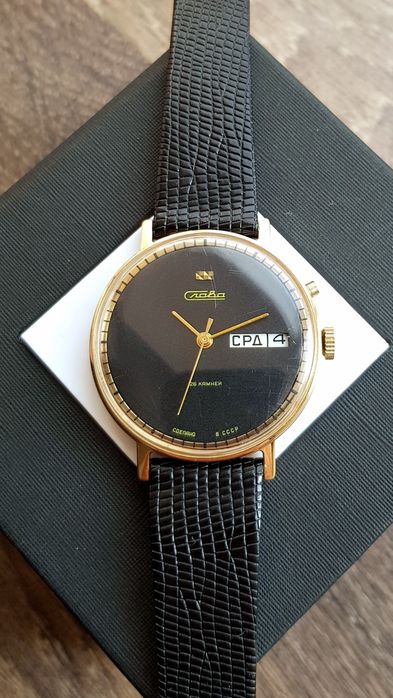 Годинник Слава механіка 26 рубінових каменя позолочений корпус  Ау