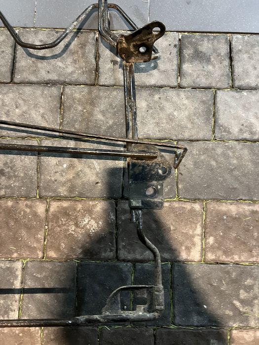 Кріплення  запаски Рено трафік-опель віваро