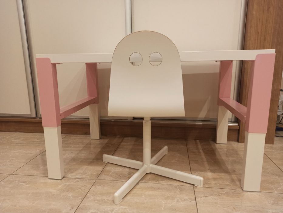 Biurko, stolik Ikea Pahl dla dziecka dzieci + krzeselko