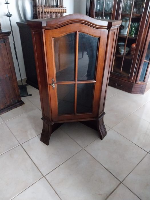 Aparador de canto