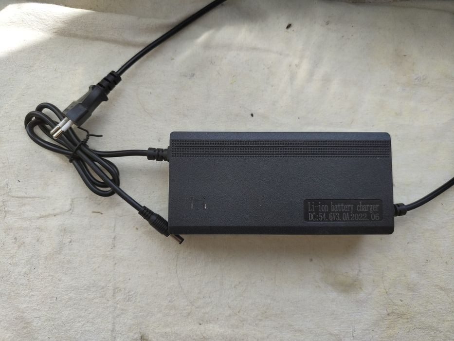 Зарядний пристрій Li-Ion 48V (54.6V) 3A
