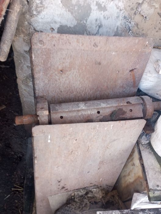 Станок фуговальний , плити регулиреюмитс винтами