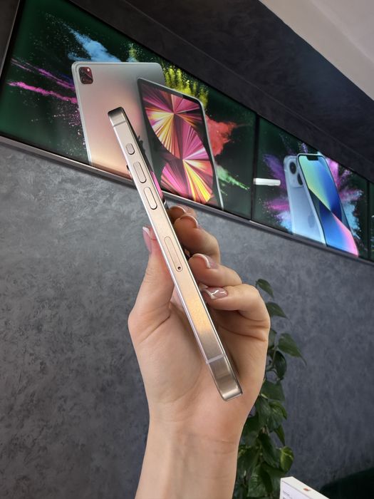 Вживаний IPHONE 15Pro 256 White Titanium Neverlock Костюшка,5 igrand
