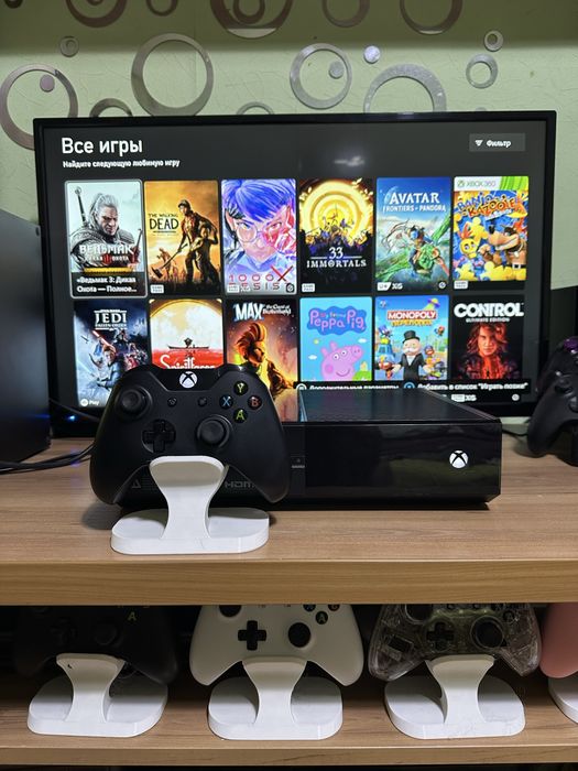 Продам XBOX One 500GB + подарок