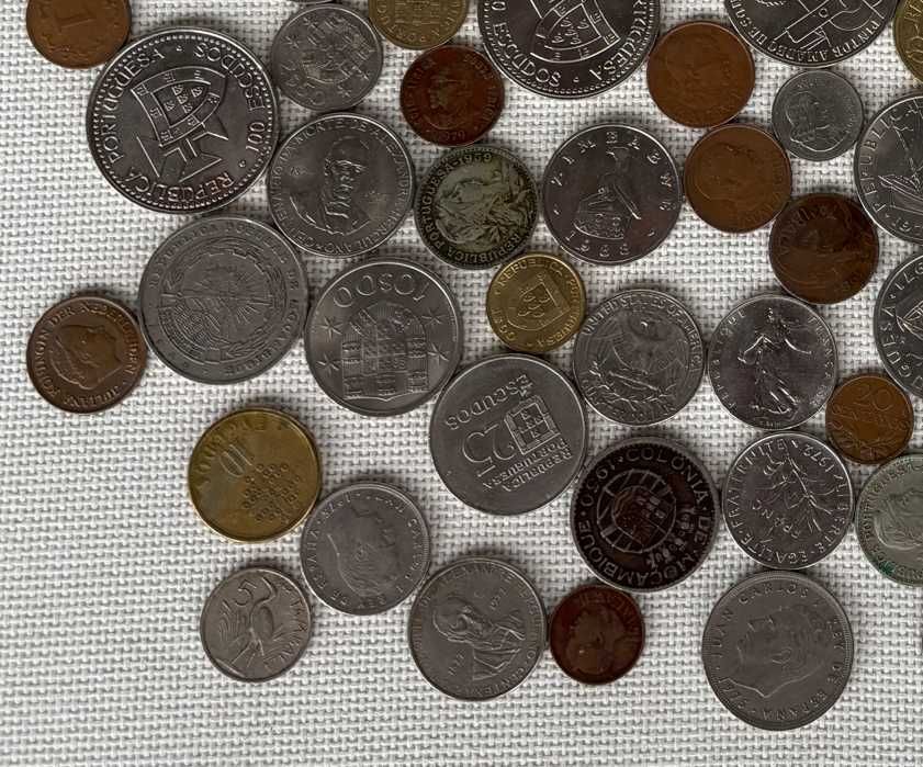 Mais de 100 moedas