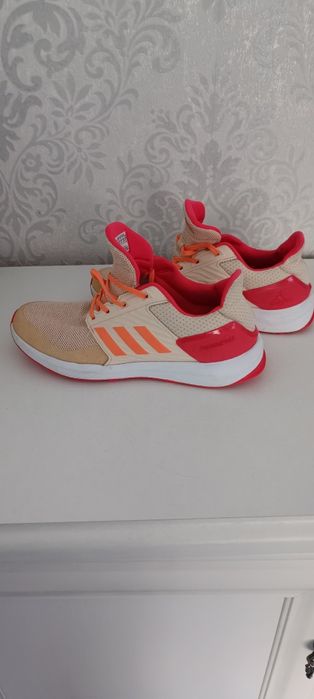 Buty sportowe Adidas damskie