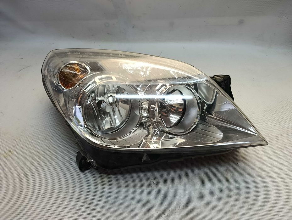Astra H lampa prawa lift oryginał stan bdb bez uszkodzeń Opel