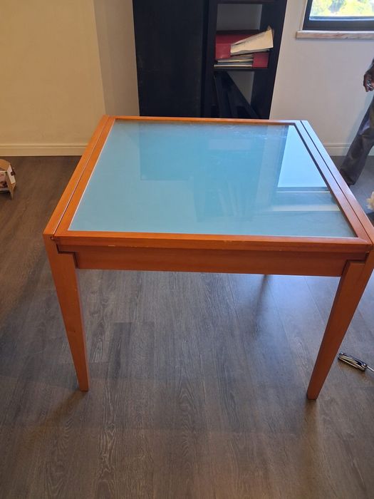 Conjunto de mesa extensivel com cadeiras