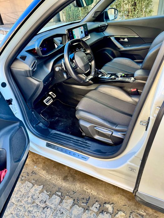 Peugeot 2008.•  GT-Line.  1.2 л  (155 к.с.)  АТ 8-ступінчата