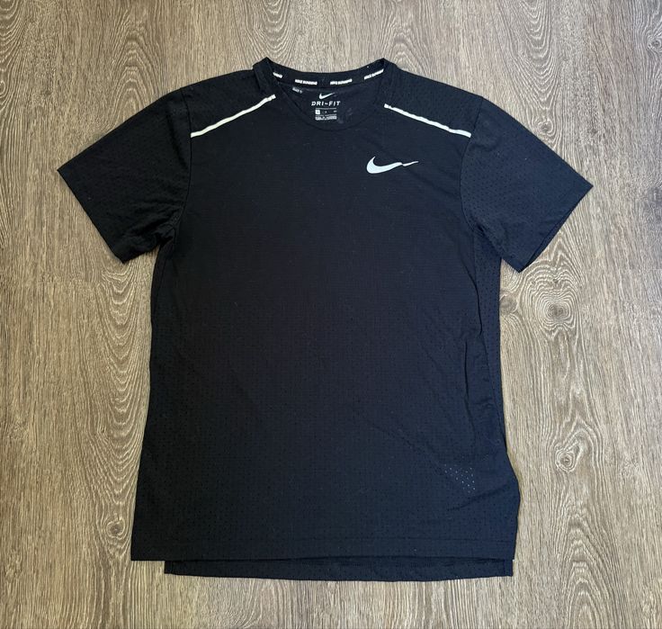 Чоловіча бігова футболка Nike Dri FIT  розмір: S