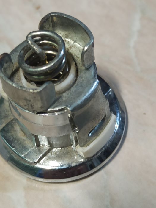 Мерседес Бенц ,емблема на капот без приціла