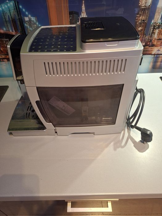 Ekspres do kawy DeLonghi ECAM23.460 S