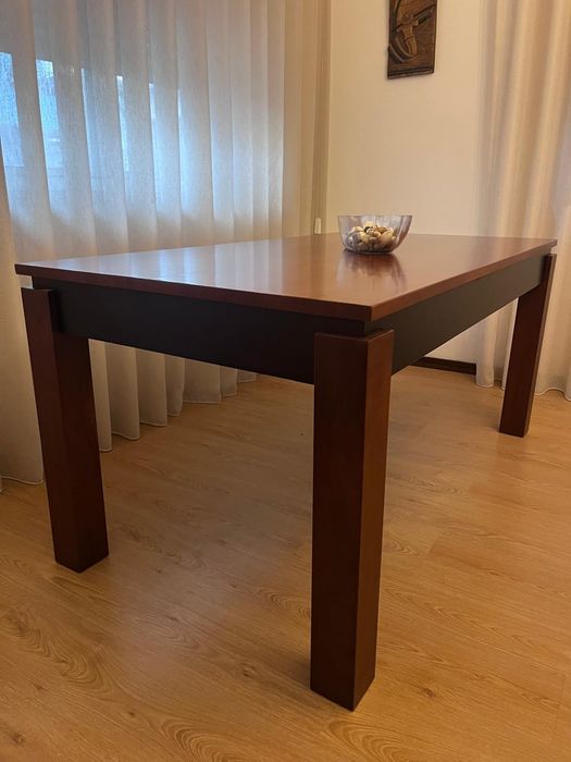 Vendo mesa e 4 cadeiras