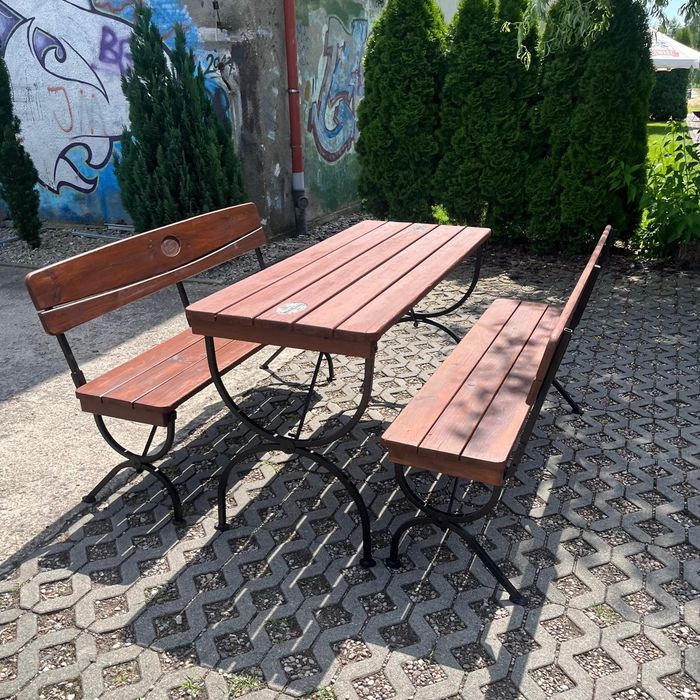 Sprzedam zestaw:  stół i 2 ławki
