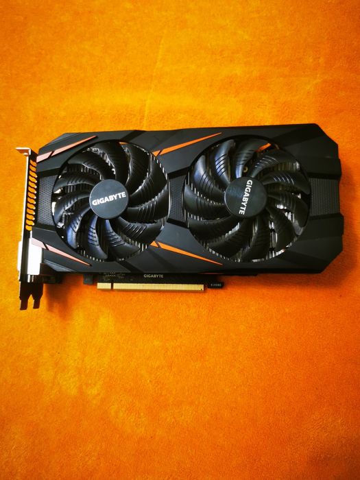 Відеокарта GIGABYTE 1060 6 гиг