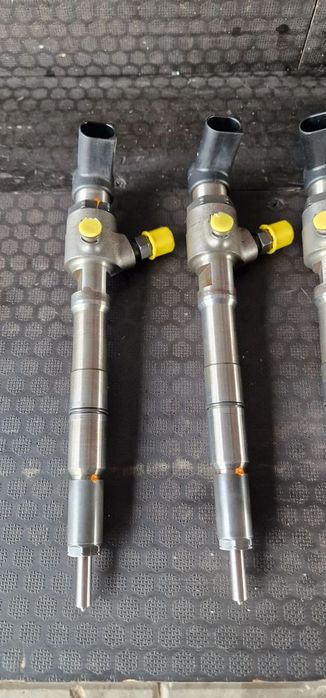 wtryskiwacz 03l130277b 1.6tdi vw audi seat skoda