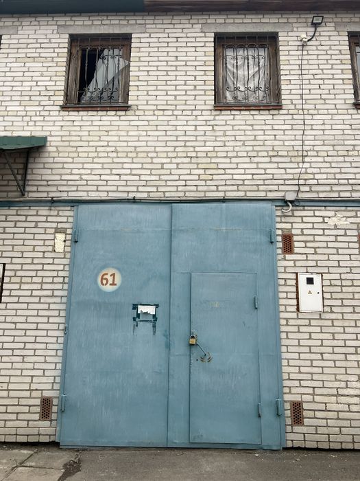 Здається в оренду двохповерховий гараж