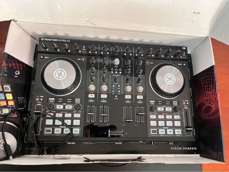 Kontroler DJ Native Instruments Traktor Kontrol S4 MK2