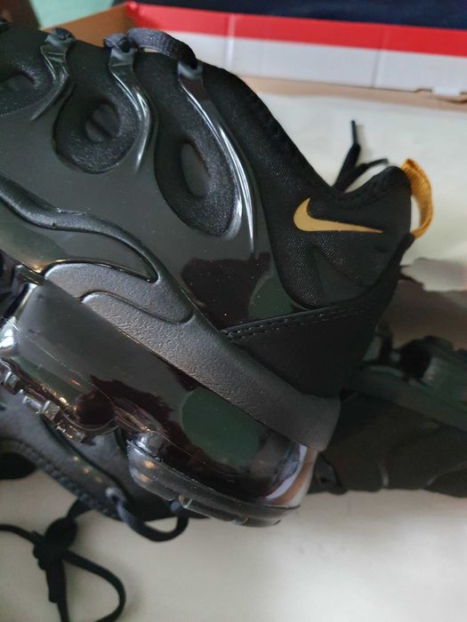 Nike air plus vapormax black gold 43
