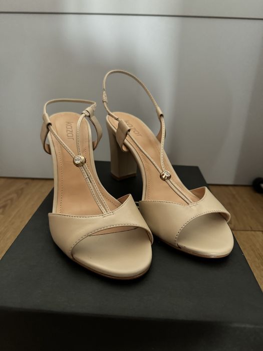 Sandaly bezowe 38 nowe Kazar