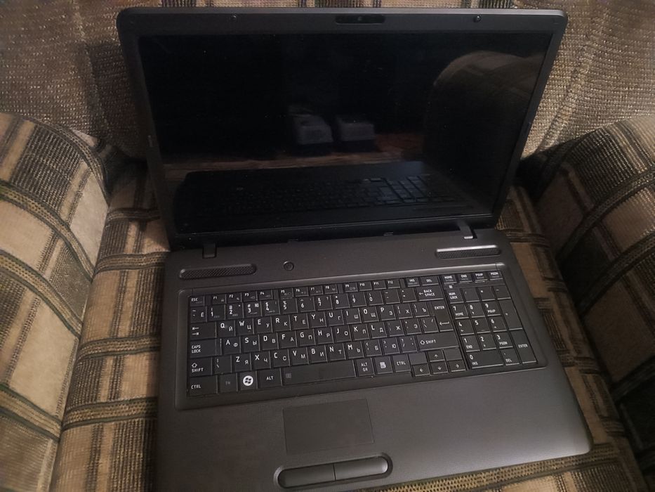 Игровой Toshiba C670-13D с большим 17.3" экраном 16Гб ОЗУ ssd 120Гб