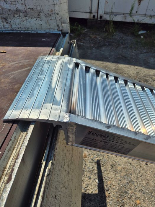Najazdy aluminiowe specjalistyczne | 3,0m ↔ | 3710kg | szerokość 35cm