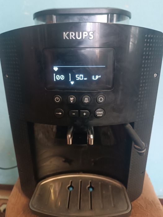 Кавовий апарат у робочому стані