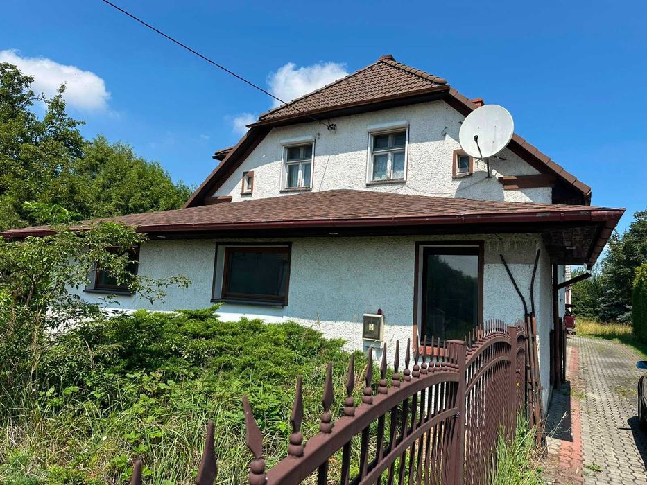 Dom 245 m² z dużą działką i możliwością budowy drugiego domu – 14 km od Opola