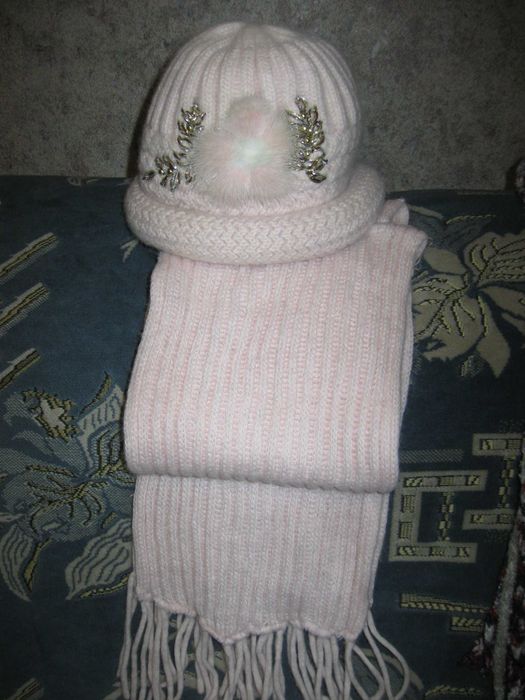 Шапочка та шарфик.